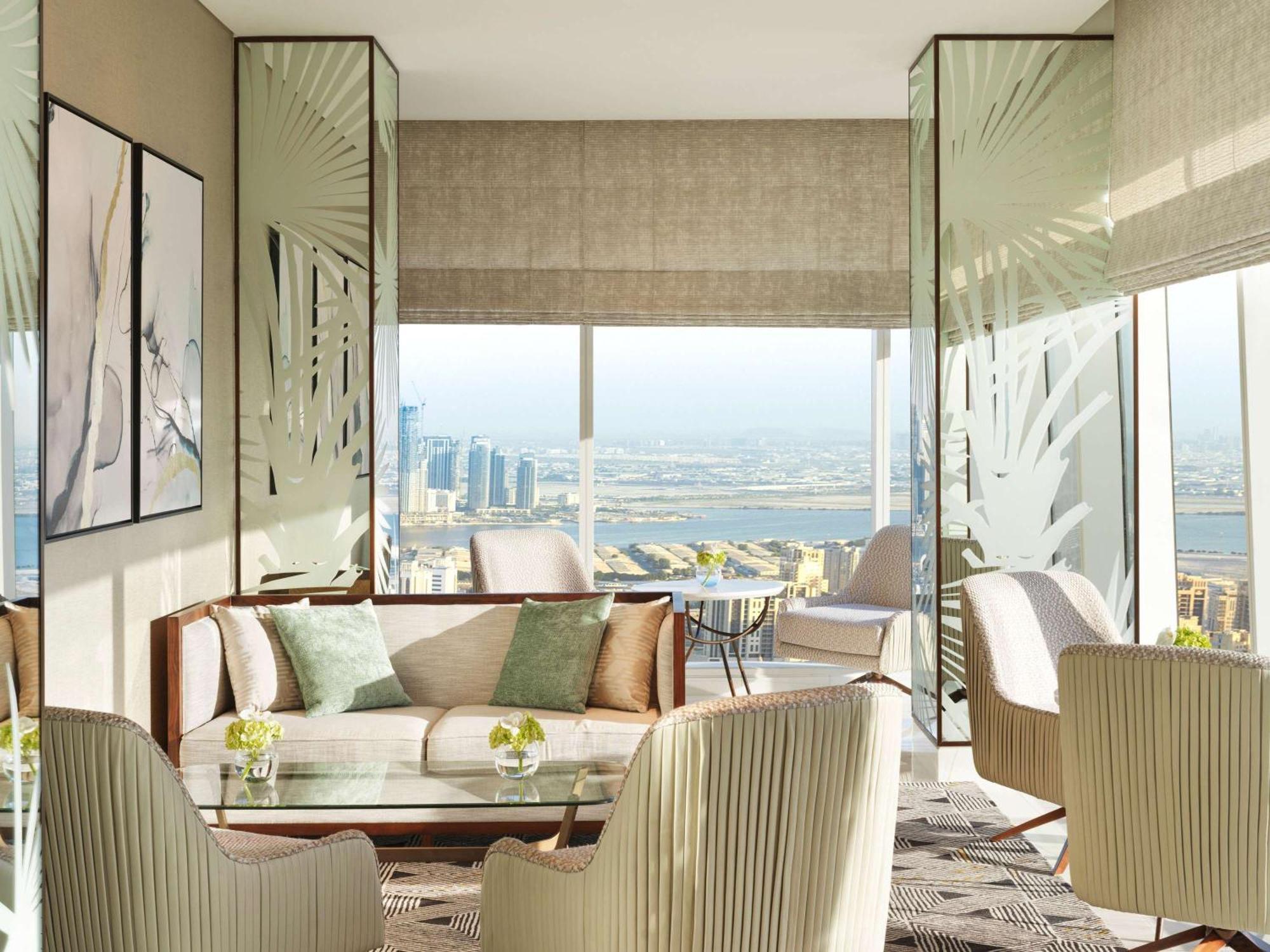 ホテル Sofitel Dubai The Obelisk エクステリア 写真 The Lounge at the Ritz-Carlton, DIFC