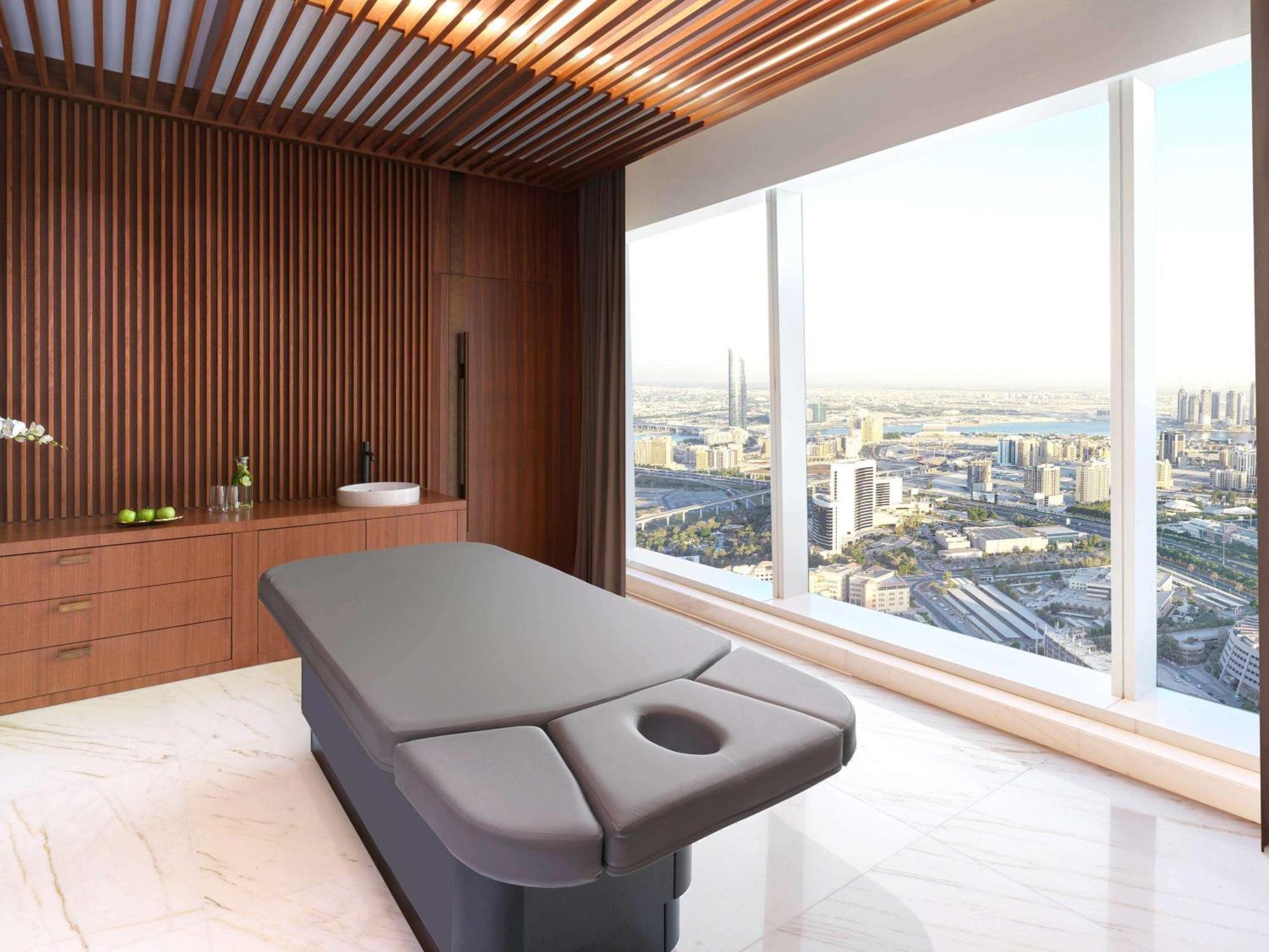 ホテル Sofitel Dubai The Obelisk エクステリア 写真 Massage table