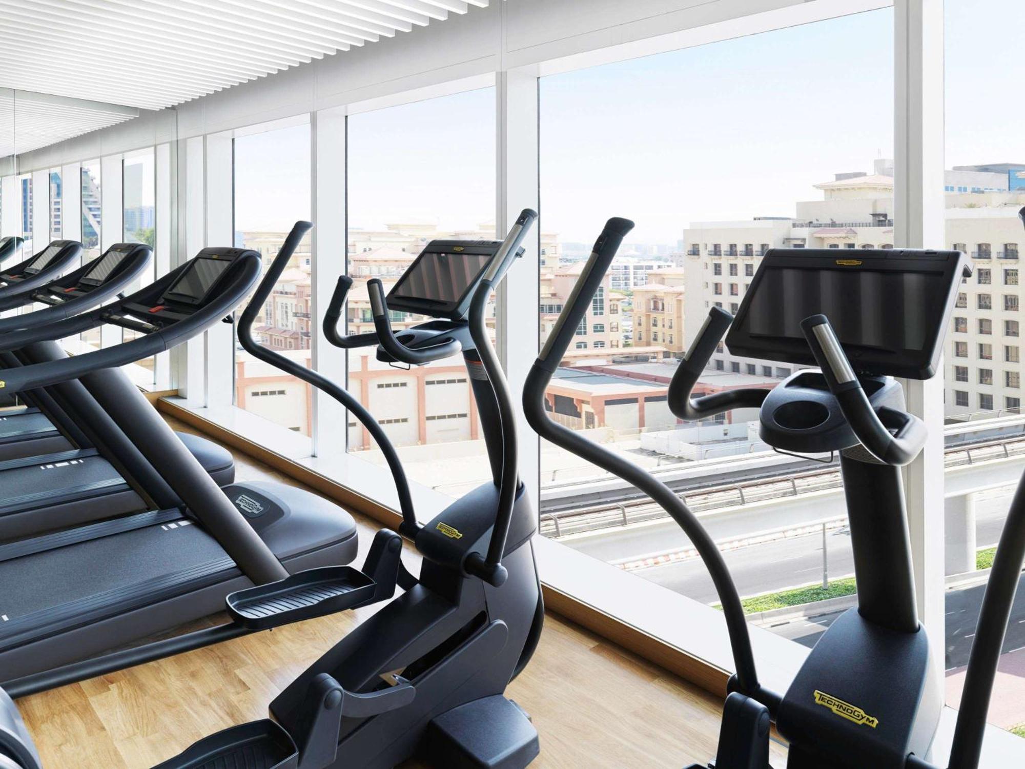 ホテル Sofitel Dubai The Obelisk エクステリア 写真 Technogym equipment