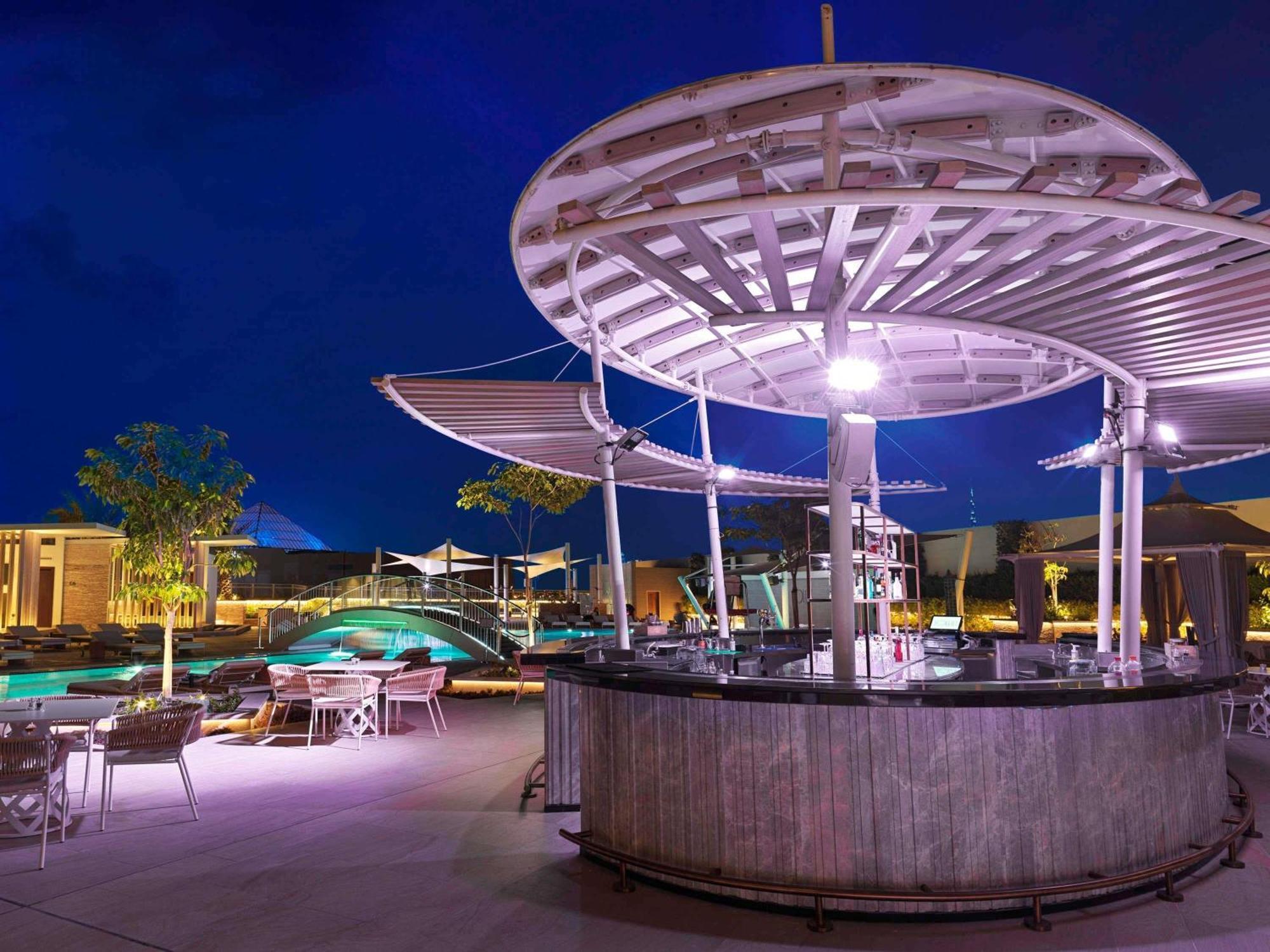 ホテル Sofitel Dubai The Obelisk エクステリア 写真